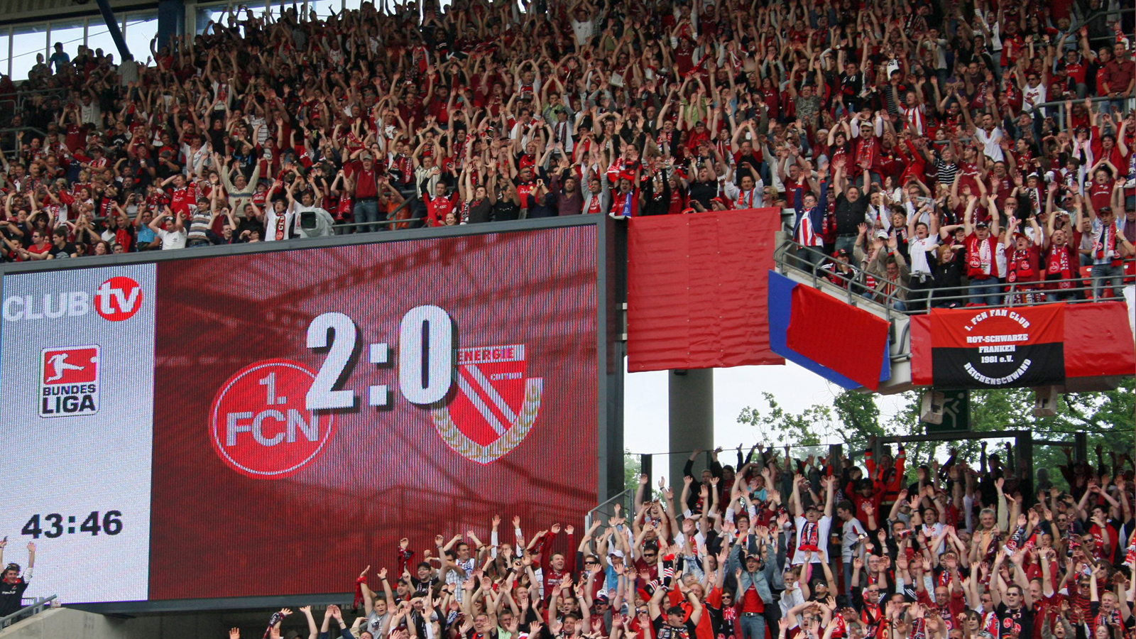 Nürnbergs Fans feiern den Aufstieg in der Relegation 2009