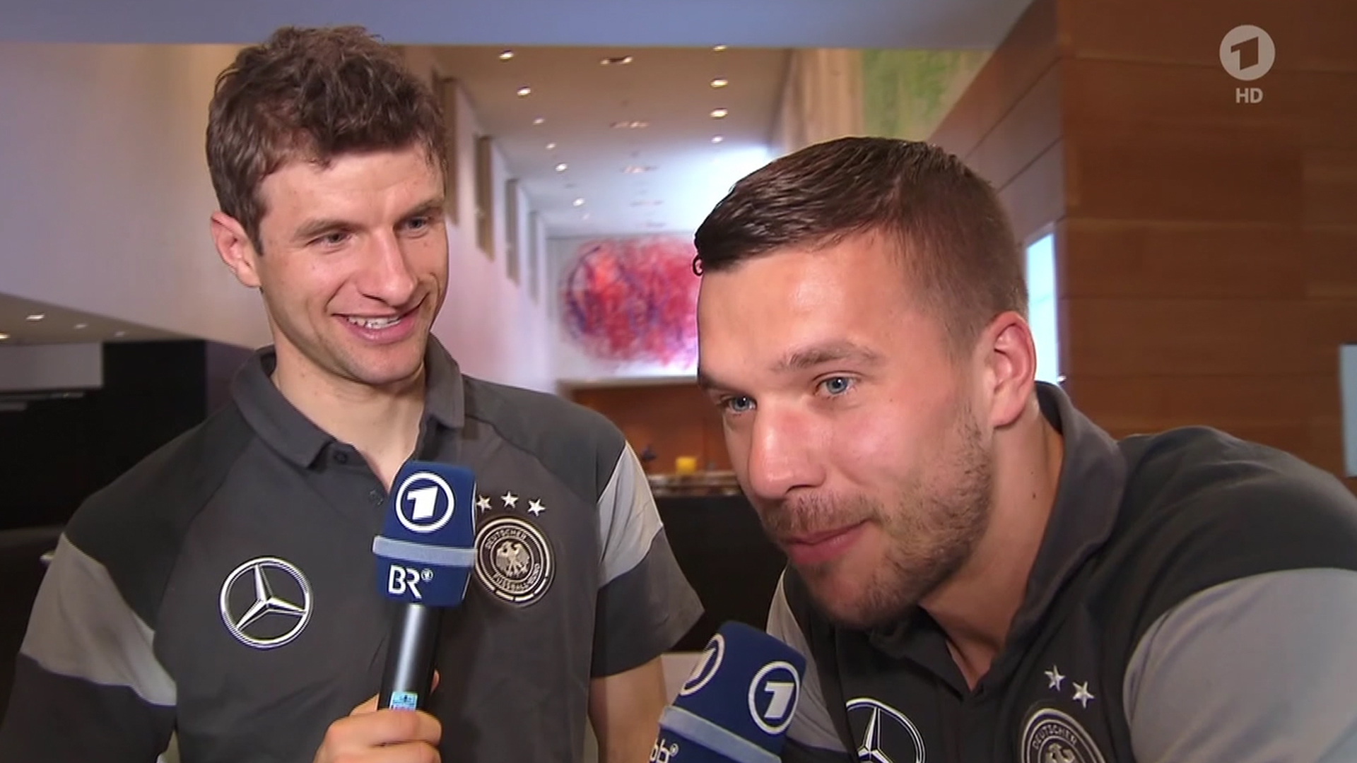 Thomas Müller und Lukas Podolski im Interview