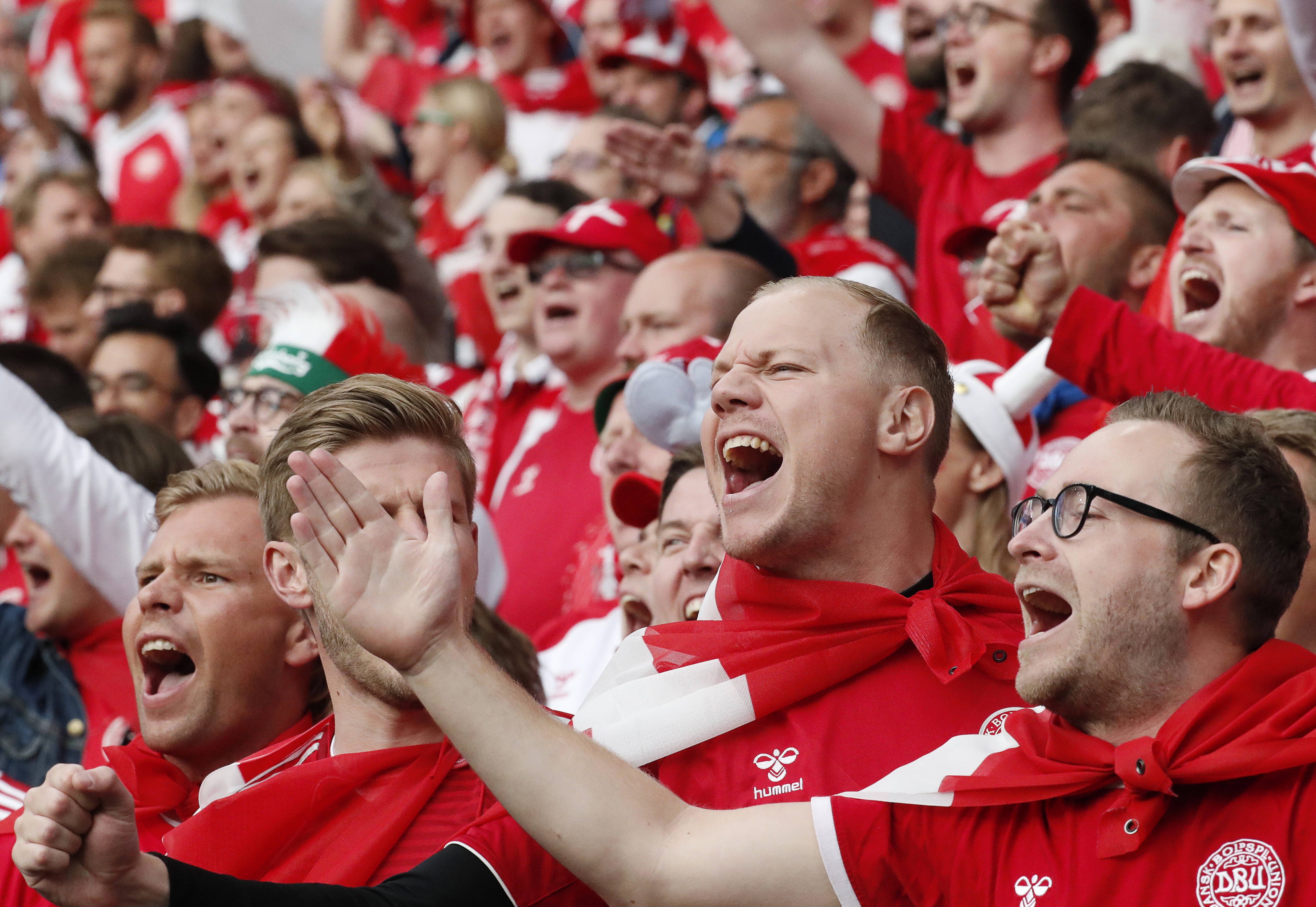 Dänische Fans beim Spiel ihrer Mannschaft gegen Russland