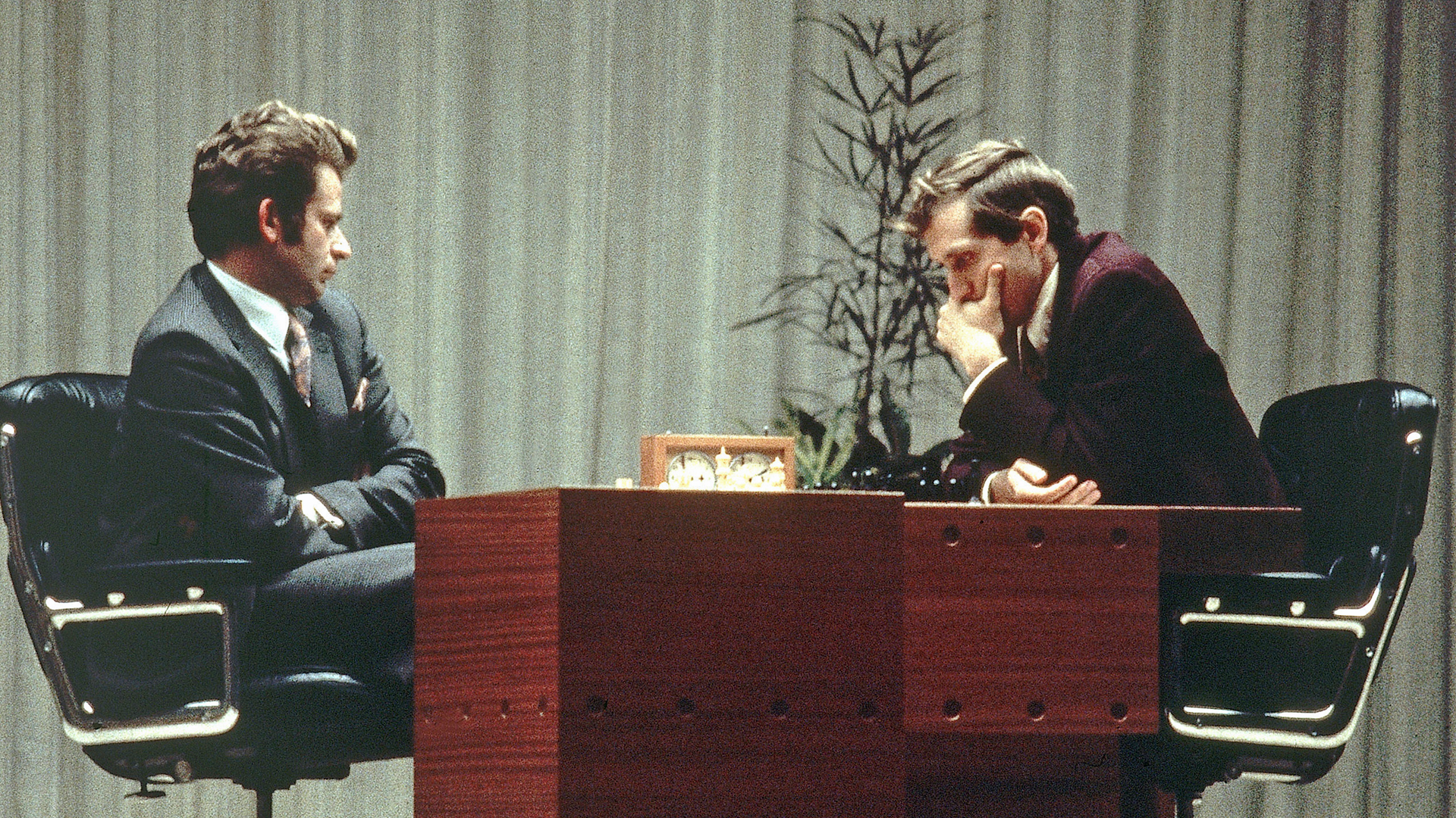 Bobby Fischer (r.) im Duell mit Boris Spassky bei der Schach-WM 1972