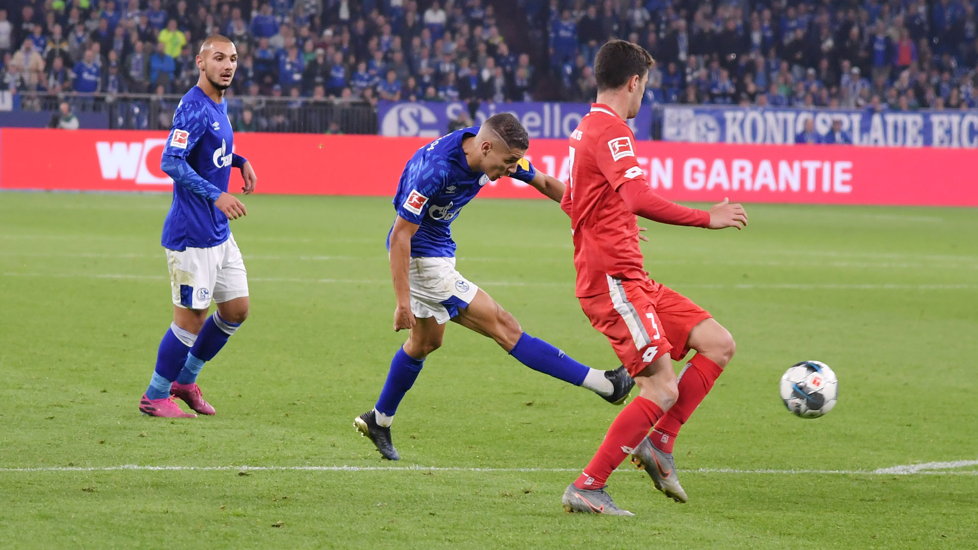 Amine Harit jubelt im Spiel gegen Mainz
